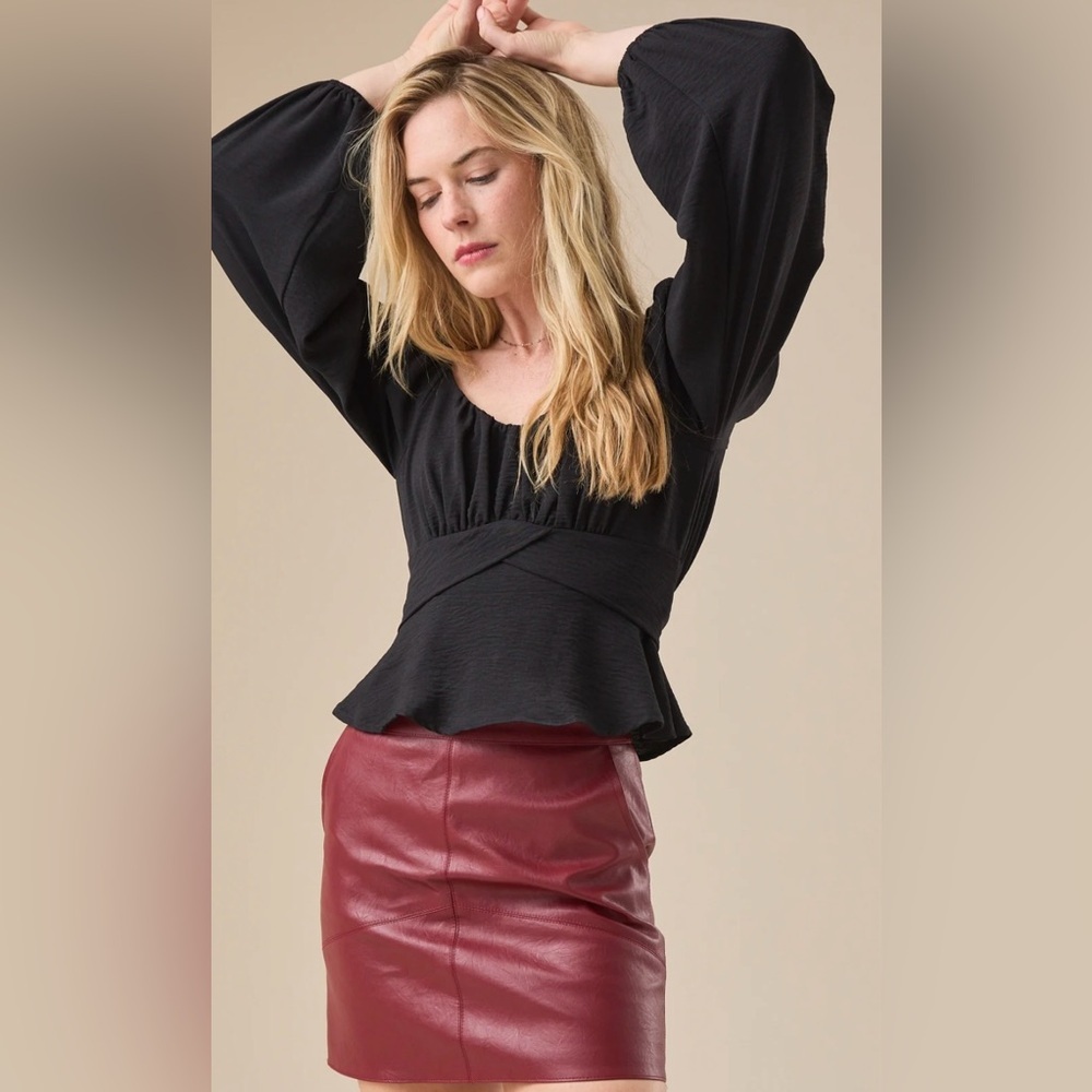 NWT Altar’d State | Women’s black Lola Crossover puff sleeve crop blouse, size M